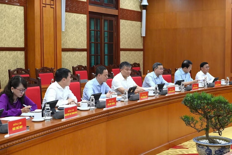 Các đồng chí lãnh đạo Đảng, Nhà nước và các đại biểu tham dự cuộc làm việc. Ảnh: Đăng Khoa