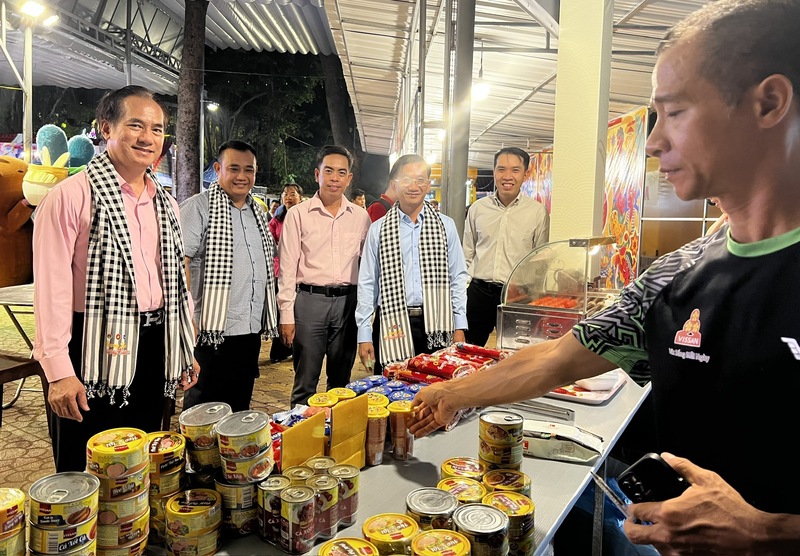 Vissan mang đến nhiều sản phẩm chế biến đặc trưng cùng không gian trải nghiệm ẩm thực hiện đại, tiện lợi. Ảnh Phương Hoa