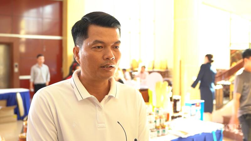 Ông Nguyễn Văn Biên, Giám đốc Kinh doanh HTX Ba Khía Đầm Dơi chia sẻ với phóng viên. Ảnh: Thừa Ngọc