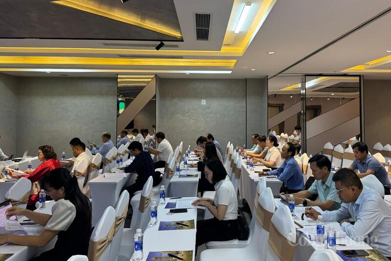 Đông đảo chuyên gia, doanh nghiệp lĩnh vực silica, chủ đầu tư các khu cụm công nghiệp tham dự và góp ý hoàn thiện Dự thảo Đề án