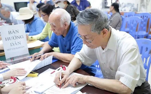 Một số khoản trợ cấp bảo hiểm xã hội được tính trên cơ sở mức tham chiếu cũng sẽ tăng từ ngày 1/7/2026. Ảnh minh họa