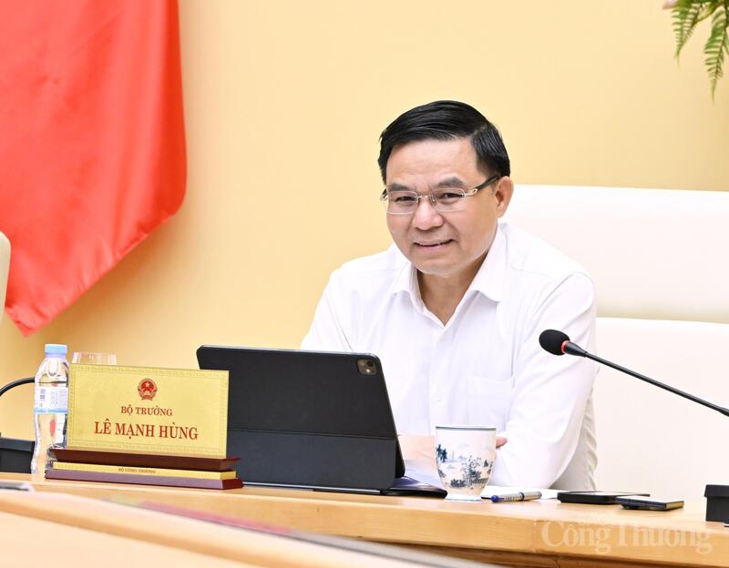 Bộ trưởng Lê Mạnh Hùng phát biểu tại buổi làm việc. Ảnh: Cấn Dũng