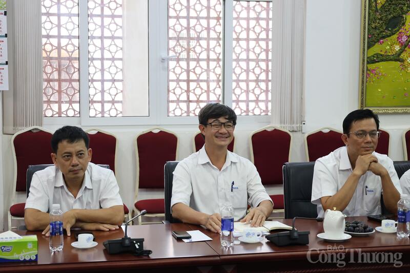 Ban Giám đốc Công ty TNHH MTV Itaxa tại buổi làm việc.