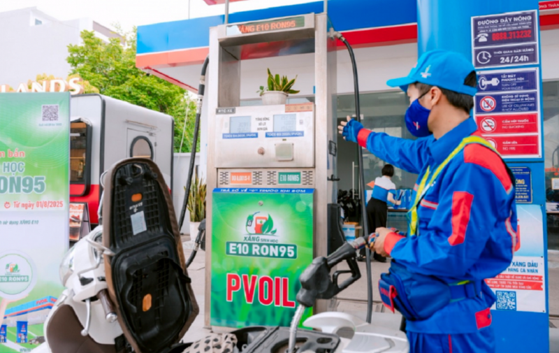 Xăng sinh học E10 đang được triển khai bán trên cả nước - Ảnh: Petrovietnam