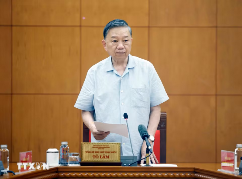 Tổng Bí thư, Chủ tịch nước chỉ rõ, tập trung rà soát, xác định đúng các nhóm vật liệu ưu tiên, tránh dàn trải. Ảnh: TTXVN