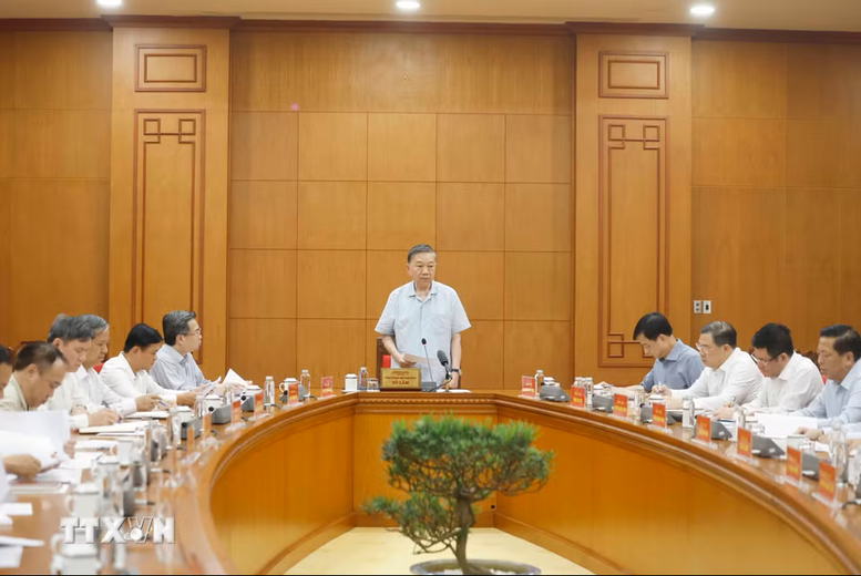 Tổng Bí thư, Chủ tịch nước Tô Lâm chủ trì buổi làm việc với Ban Chính sách và chiến lược Trung ương cùng một số bộ, ban, ngành. Ảnh: TTXVN