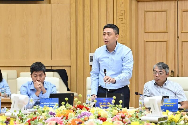 Bộ trưởng Lê Mạnh Hùng làm việc với Cục Xuất nhập khẩu - 3