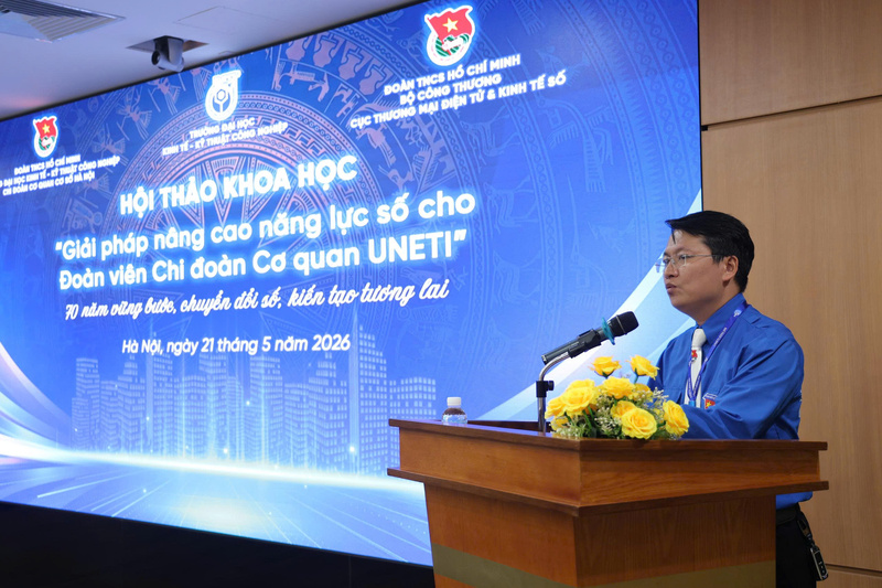 Đồng chí Lê Văn Kiên - Bí thư Chi đoàn Cơ quan Cơ sở Hà Nội phát biểu tại hội thảo. Ảnh: NT.