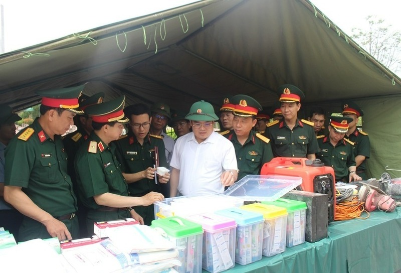 Ban Chỉ đạo 515 tỉnh Nghệ An kiểm tra, nắm tình hình lực lượng tham gia và công tác chuẩn bị lấy mẫu hài cốt liệt sĩ. Ảnh: Hoa Lê