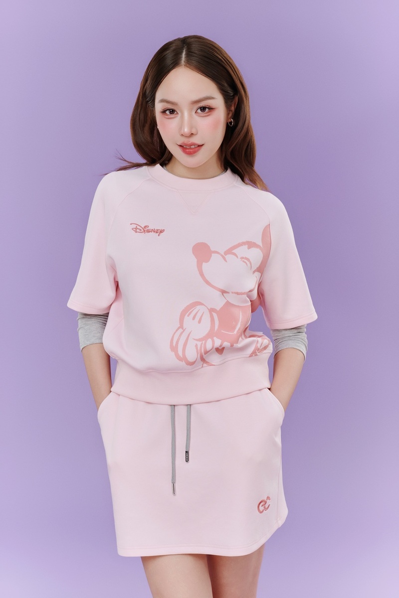 Ecochic đưa hình tượng chú chuột Mickey có bản quyền chính thức vào sản phẩm thời trang. Ảnh: Ecochic