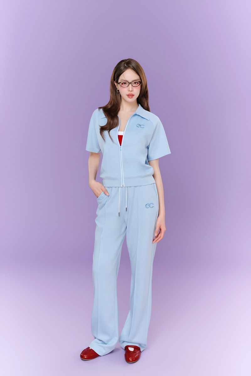 Hoa hậu Thanh Thuỷ xuất hiện với phong cách nhẹ nhàng, sang trọng. Ảnh: Ecochic