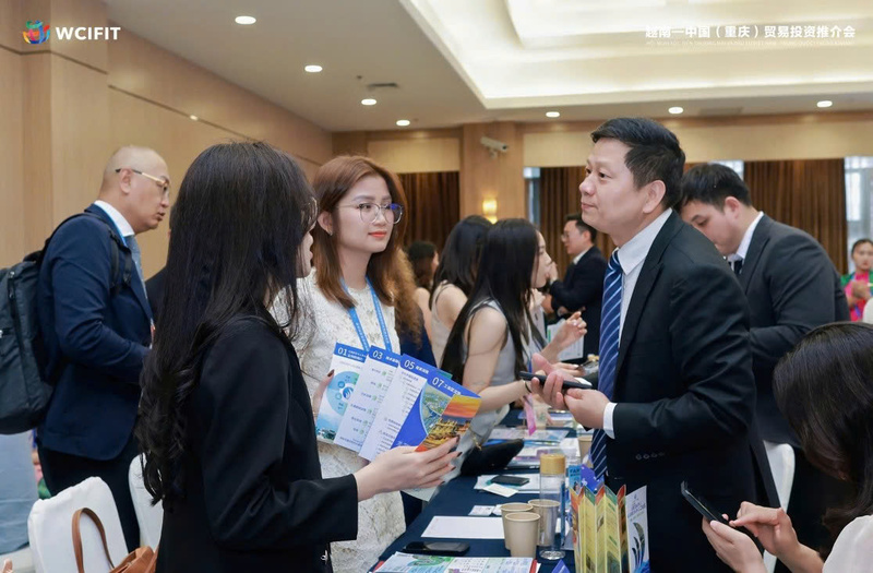 Các doanh nghiệp Việt Nam và Trung Quốc giao thương tại Hội nghị. Ảnh: Vietrade