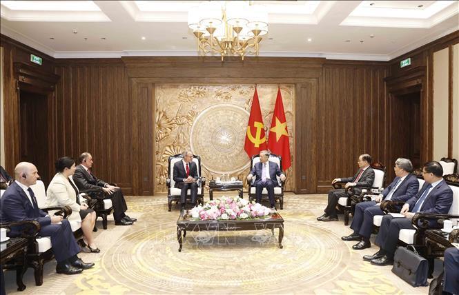 Tổng Bí thư, Chủ tịch nước Tô Lâm tiếp ông David Zapolsky, Phó Chủ tịch cấp cao, Giám đốc Pháp lý và Quan hệ toàn cầu của tập đoàn Amazon. Ảnh: Thống Nhất/TTXVN