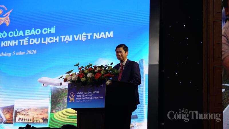 Thứ trưởng Bộ Văn hóa - Thể thao và Du lịch Hồ An Phong phát biểu tại diễn đàn.