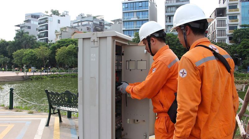 EVNHANOI đẩy mạnh Ithực hiện hiệu quả mục tiêu “An toàn khi trở về nhà” cho người lao động. Ảnh: EVNHANOI