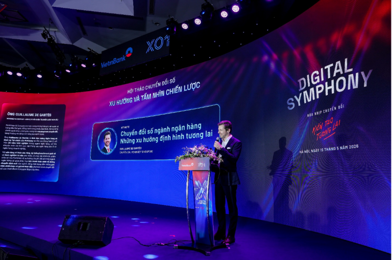 Chuyên gia Guillaume de Gantès trình bày keynote về chủ đề: “Chuyển đổi số ngành ngân hàng - Những xu hướng định hình tương lai”