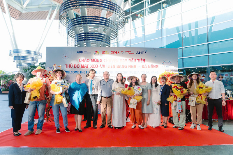 TP. Đà Nẵng chào mừng chuyến bay đầu tiên từ Thủ đô Moscow (Liên bang Nga) đến thành phố. Ảnh: Bình An