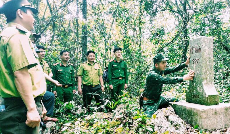 Việc lực lượng kiểm lâm phối hợp với biên phòng và công an giúp nâng cao hiệu quả quản lý, bảo vệ rừng khu vực giáp biên, kịp thời phát hiện và ngăn chặn các hành vi vi phạm lâm luật. Ảnh: Ngô Nhung