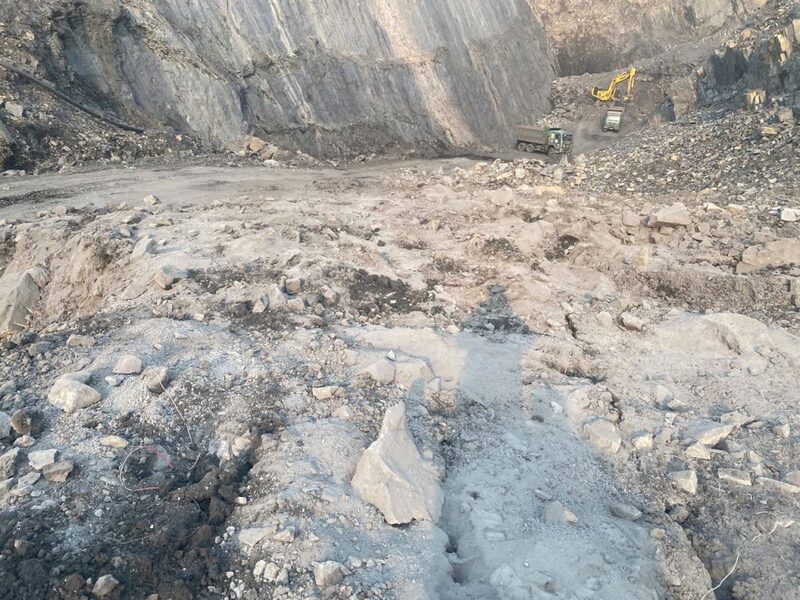 Hình ảnh kết quả phá vỡ đất đá sau thử nghiệm dùng khí CO2 thay thuốc nổ tại Than Mạo Khê. Ảnh: Imsat
