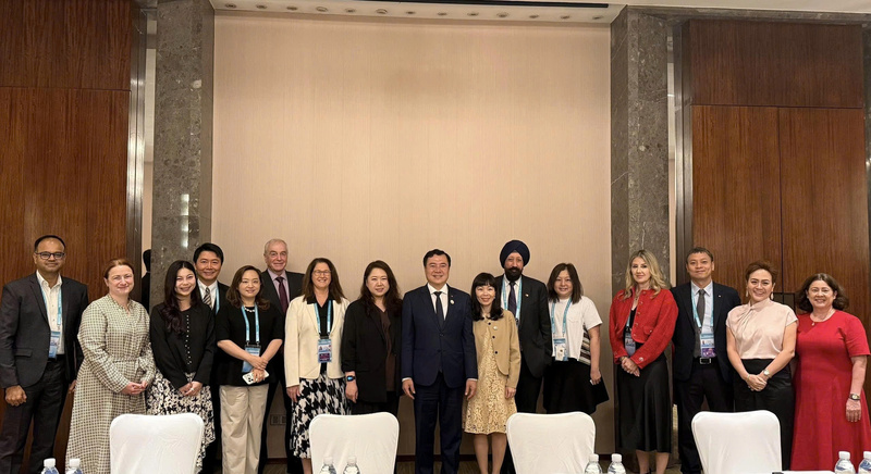 Thứ trưởng Nguyễn Sinh Nhật Tân đã có buổi làm việc với Liên minh Doanh nghiệp Hoa Kỳ - APEC
