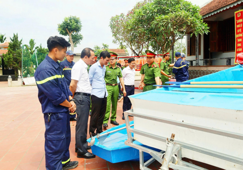 Công an xã Nông Cống ra mắt mô hình “Điểm ứng phó thiên tai và Cứu nạn, cứu hộ cộng đồng”. Ảnh: Công an Thanh Hóa