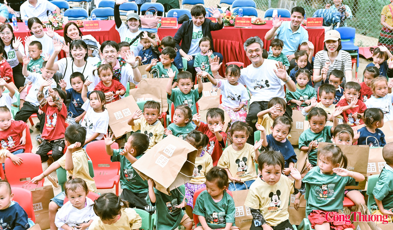 Đại diện nhà trường chia sẻ: “Đối với giáo viên và học sinh vùng cao, điều kiện học tập đầy đủ luôn là mong ước lớn. Khi có lớp học mới, các con có môi trường tốt hơn để học tập, vui chơi và phát triển toàn diện”.