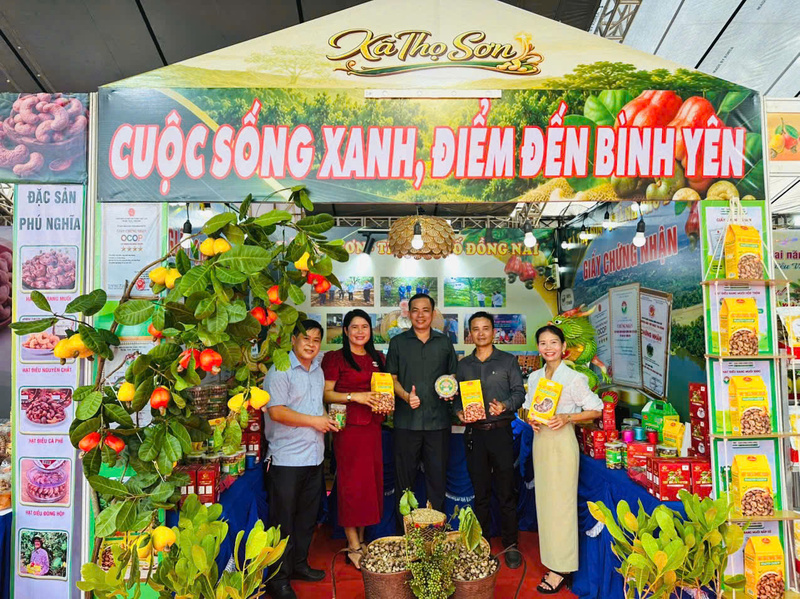 Gian hàng của xã Thọ Sơn tại Lễ hội Quả Điều Vàng TP. Đồng Nai năm 2026.