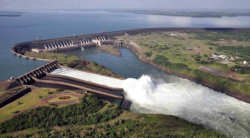 Nguồn thủy điện từ đập Itaipú và Yacyretá được đánh giá là một trong những lợi thế lớn nhất của Paraguay. Ảnh: gihub.org