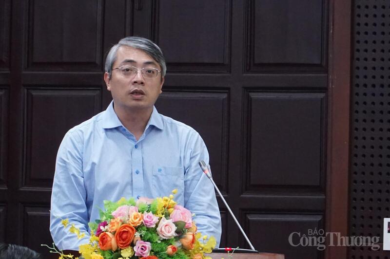 Ông Hoàng Ninh, Phó Cục trưởng Cục Thương mại điện tử và Kinh tế số thông tin giới thiệu Chương trình hỗ trợ hộ kinh doanh, doanh nghiệp bán buôn, bán lẻ thúc đẩy ứng dụng thương mại điện tử, thúc đẩy giao dịch trên nền tảng số năm 2026 và định hướng phối hợp với TP. Đà Nẵng