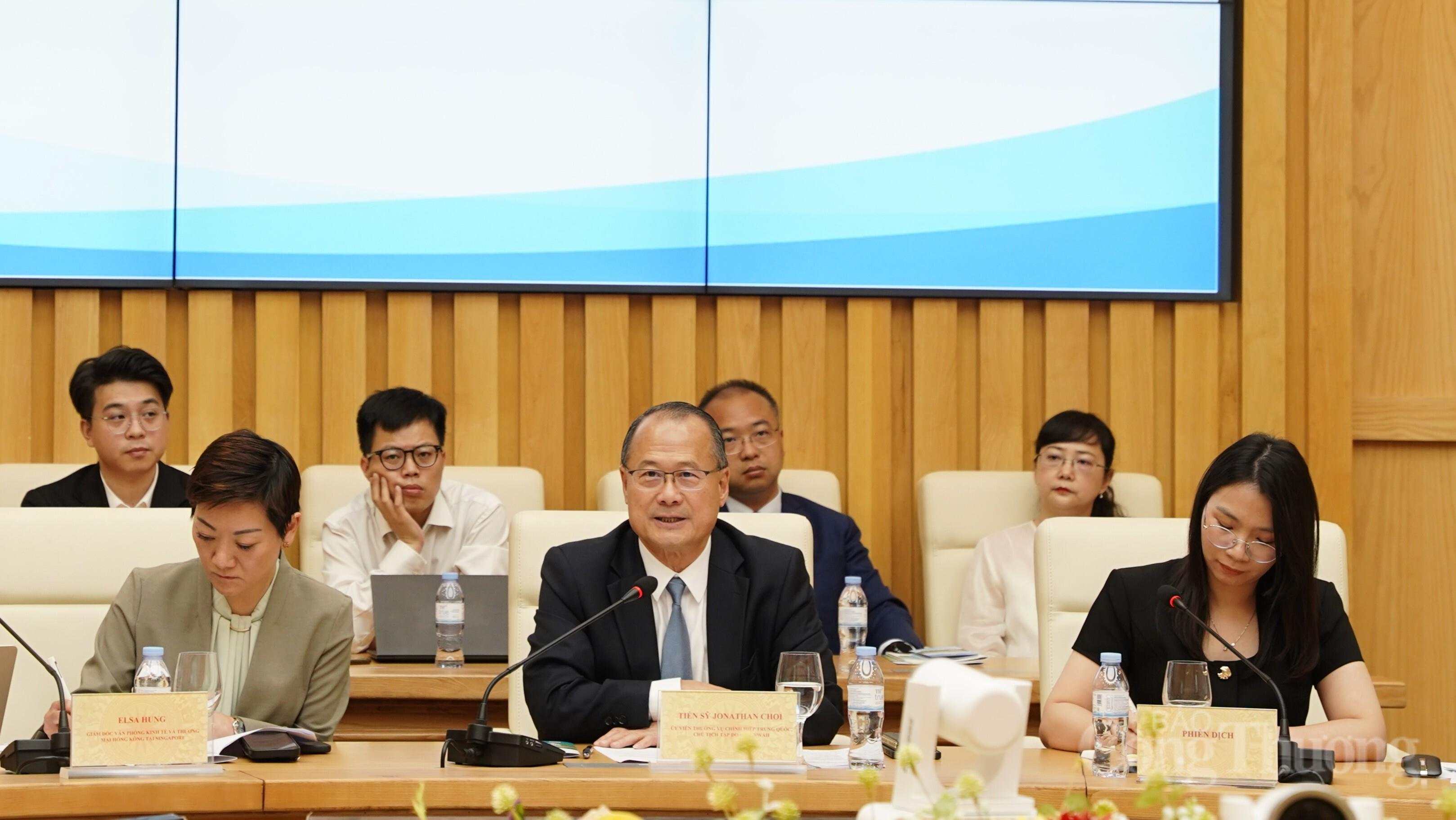 Tiến sỹ Jonathan Choi - Ủy viên Thường vụ Hội nghị Hiệp thương Chính trị Nhân dân Toàn quốc Trung Quốc, Chủ tịch Tổng hội Thương mại Trung Hoa Hồng Công. Ảnh: Diệu Linh