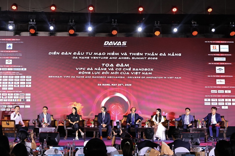 DAVAS 2026 dành riêng khu vực pitching cho 11 dự án khởi nghiệp sinh viên tiềm năng, tạo cơ hội để thế hệ nhà sáng lập trẻ tiếp cận hệ sinh thái đổi mới sáng tạo và các nhà đầu tư quốc tế. Ảnh: Diễm Phúc