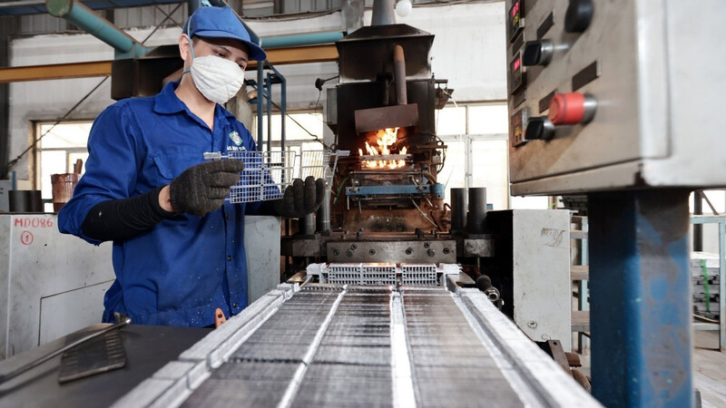 Cần phát huy mạnh mẽ hơn nữa vai trò của doanh nghiệp tư nhân trong đổi mới mô hình phát triển đất nước dựa trên khoa học - công nghệ. Ảnh: TTXVN