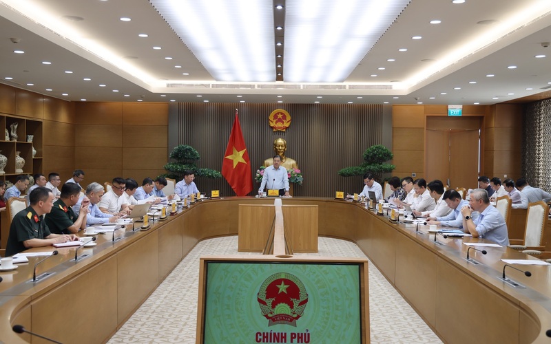 Phó Thủ tướng Thường trực đề nghị, thời gian tới, Bộ Công Thương phải thúc đẩy tiến độ triển khai các chương trình, các công trình, dự án điện quan trọng quốc gia, trọng điểm của ngành năng lượng - Ảnh: VGP/Phương Nguyên