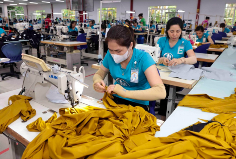 Việt Nam xuất khẩu hàng dệt may với kim ngạch ổn định sang các nước ASEAN. Ảnh minh hoạ: TTXVN