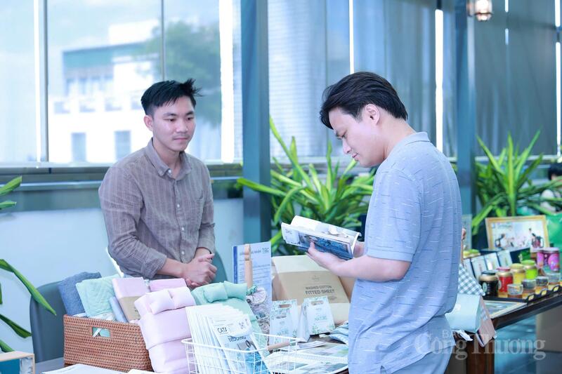 Chùm ảnh: Hội thảo tìm giải pháp giúp doanh nghiệp tham gia chuỗi cung ứng toàn cầu - 11