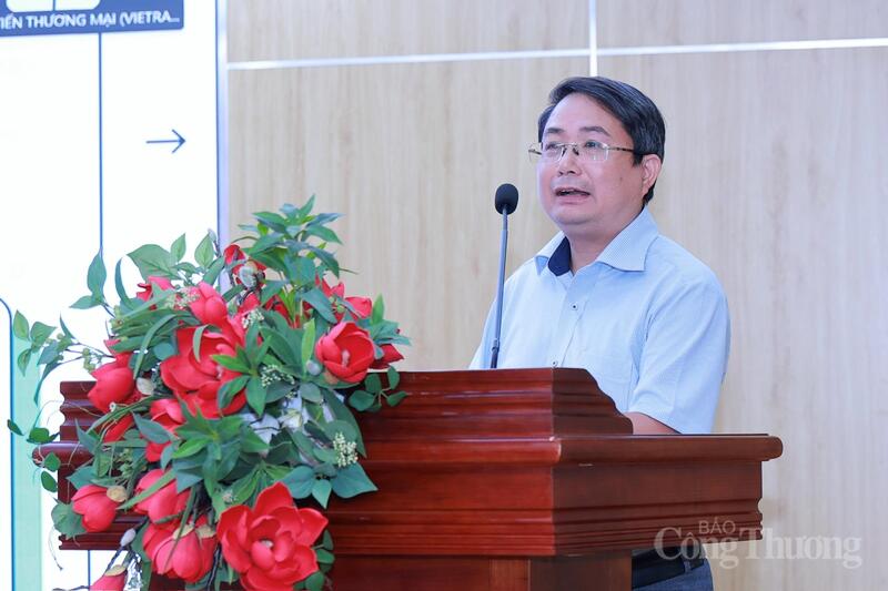 Ông Nguyễn Trung Kiên, Chủ tịch HĐQT Công ty Cổ phần Phát triển tài sản số OriginX, chia sẻ về vai trò của hạ tầng xác thực dữ liệu trong chuỗi cung ứng toàn cầu. Ảnh: Quỳnh Trang