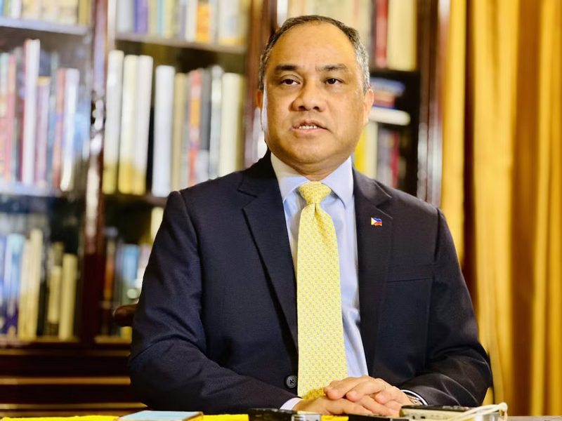 Đại sứ Philippines tại Việt Nam Francisco Noel R. Fernandez III trả lời phỏng vấn báo chí. Ảnh: Việt Đức/TTXVN