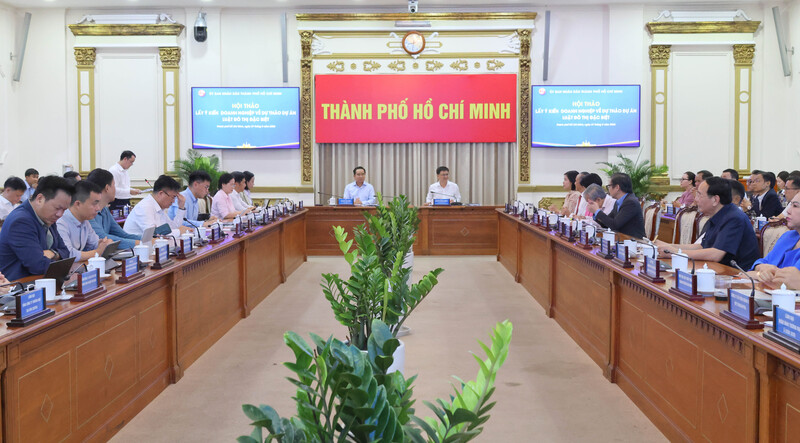 Chủ tịch UBND TP. Hồ Chí Minh Nguyễn Văn Được và Phó Chủ tịch UBND Thành phố Nguyễn Mạnh Cường chủ trì hội thảo.