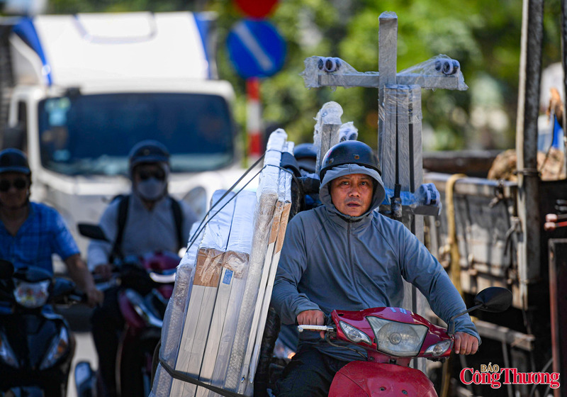 Theo Trung tâm Dự báo khí tượng thủy văn quốc gia, do ảnh hưởng của vùng áp thấp nóng phía Tây mở rộng, Hà Nội những ngày qua xuất hiện nắng nóng diện rộng.