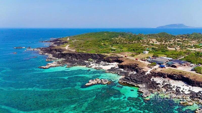 Lý Sơn đang được định hình lại để trở thành trung tâm du lịch biển đảo của quốc gia. Ảnh: Nguyễn Dương