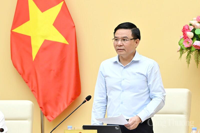 Bộ trưởng Bộ Công Thương Lê Mạnh Hùng phát biểu chỉ đạo hội nghị - Ảnh: Cấn Dũng