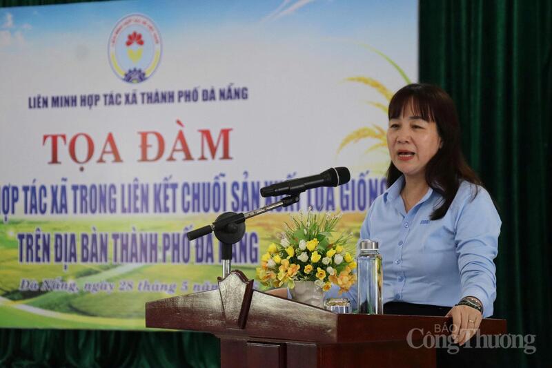 Bà Vũ Thị Bích Hậu, Phó Giám đốc Sở Nông nghiệp và Môi trường TP. Đà Nẵng phát biểu chỉ đạo tại tọa đàm. Ảnh: Diễm Phúc
