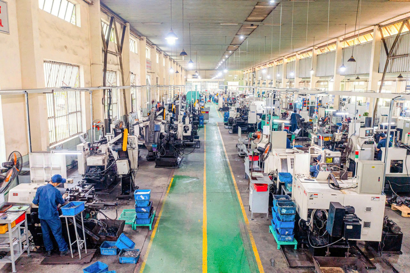 Công ty liên tục đầu tư cải thiện điều kiện làm việc thông qua nâng cấp máy móc, cải tiến quy trình sản xuất nhằm giảm cường độ lao động thủ công, nâng cao năng suất và bảo đảm an toàn cho người lao động.