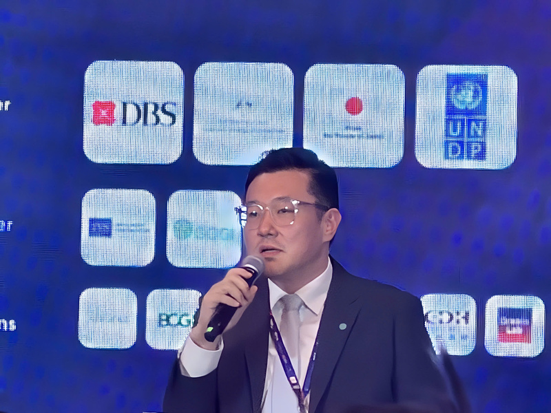 Ông Juhern Kim cho rằng, nếu không gắn tăng trưởng công nghiệp với phát triển công nghệ khí hậu, chúng ta thực chất chưa chạm đến trọng tâm của bài toán phát triển. Ảnh: Minh Anh.
