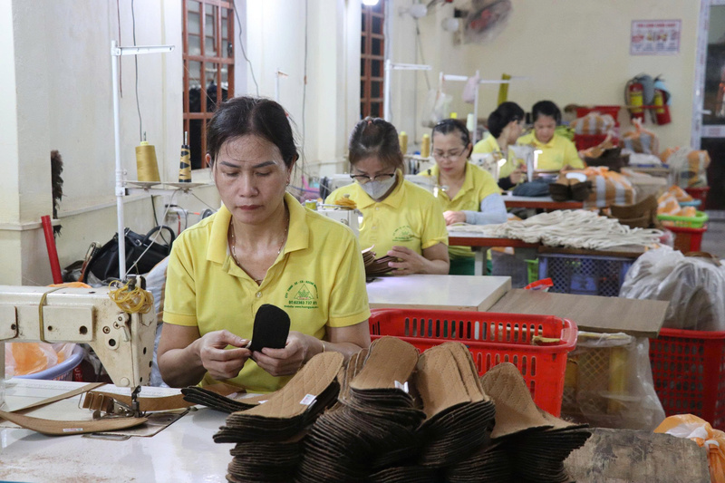 Đẩy mạnh chuyển đổi số, minh bạch tài chính được xem là giải pháp giúp doanh nghiệp nhỏ và vừa nâng cao năng lực tiếp cận vốn. Ảnh: Trần Trúc