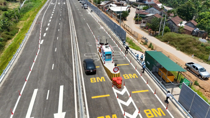 Phó Thủ tướng Thường trực Phạm Gia Túc yêu cầu rà soát lộ trình nâng cấp các tuyến cao tốc đầu tư phân kỳ, bảo đảm hiệu quả và cân đối nguồn lực. Ảnh: Nguyễn Dương