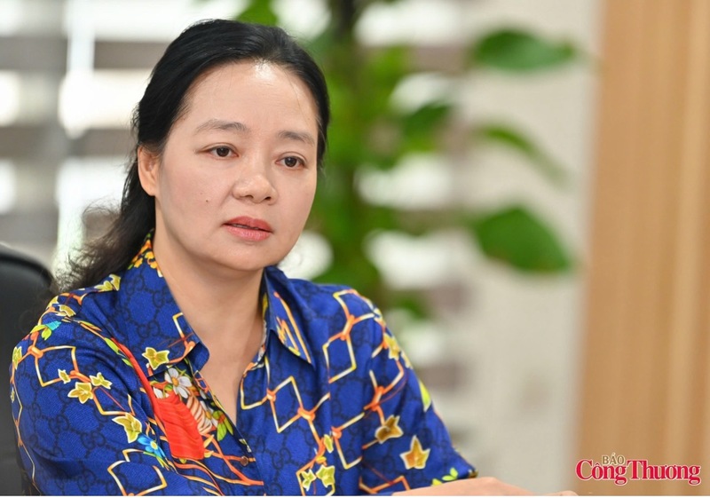 Cục trưởng Cục Đổi mới sáng tạo, Chuyển đổi xanh và Khuyến công Nguyễn Thị Lâm Giang phát biểu tại cuộc họp. Ảnh: Nam Nguyễn