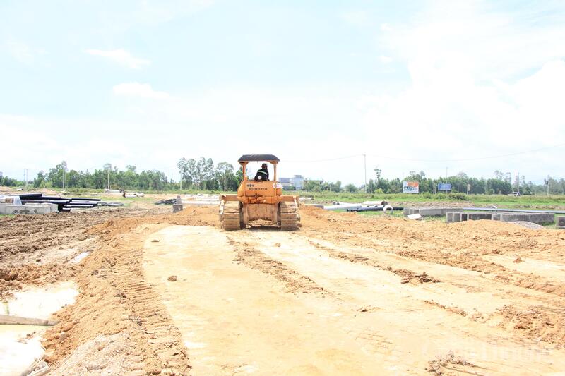 Theo Ban Quản lý dự án các công trình giao thông và dân dụng tỉnh Gia Lai (chủ đầu tư), Dự án thành phần 1 tuyến đường bộ cao tốc Quy Nhơn - Pleiku có chiều dài 22 km (từ Km0+000 - Km22+000), được khởi công ngày 29/12/2025 với 2 gói thầu xây lắp, tổng vốn đầu tư hơn 4.838 tỷ đồng. Thời gian thi công dự kiến 34 tháng, hoàn thành cuối năm 2028.
