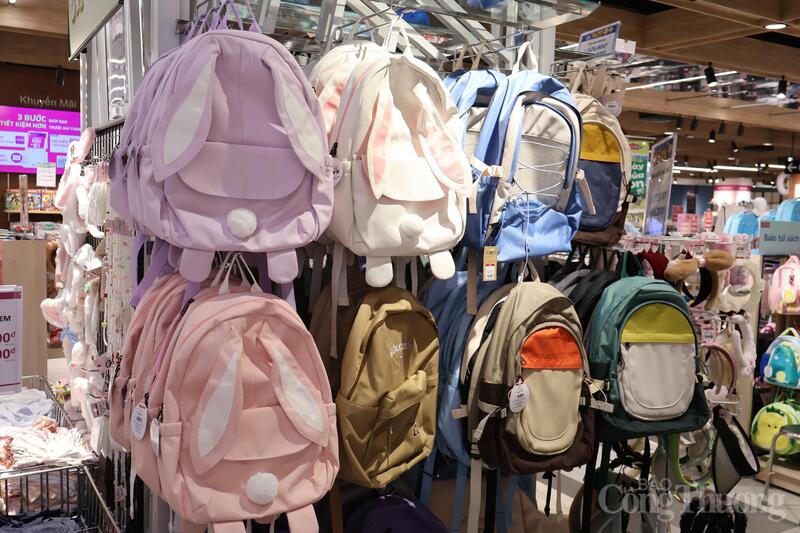Tất cả mặt hàng tại khu Kid Fashion (thời trang trẻ em) đều được giảm giá sâu 10 - 50% từ ngày 21/5 đến hết ngày 1/6.