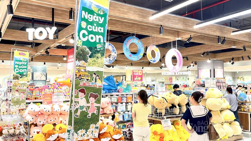 Thị trường quà tặng 'tăng nhiệt' ngày Quốc tế Thiếu nhi 1/6  - 19